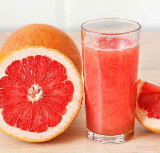 juicing grapefruit