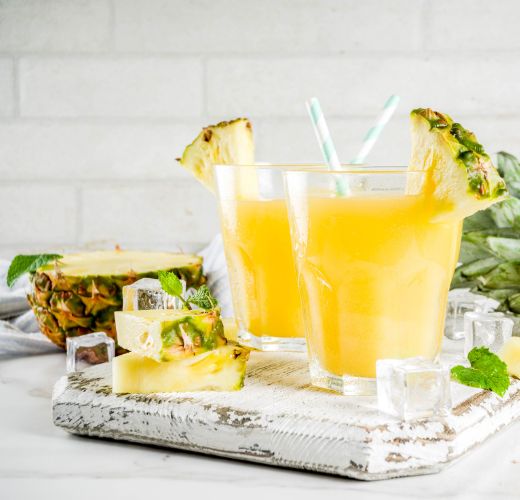 juicing pineapple