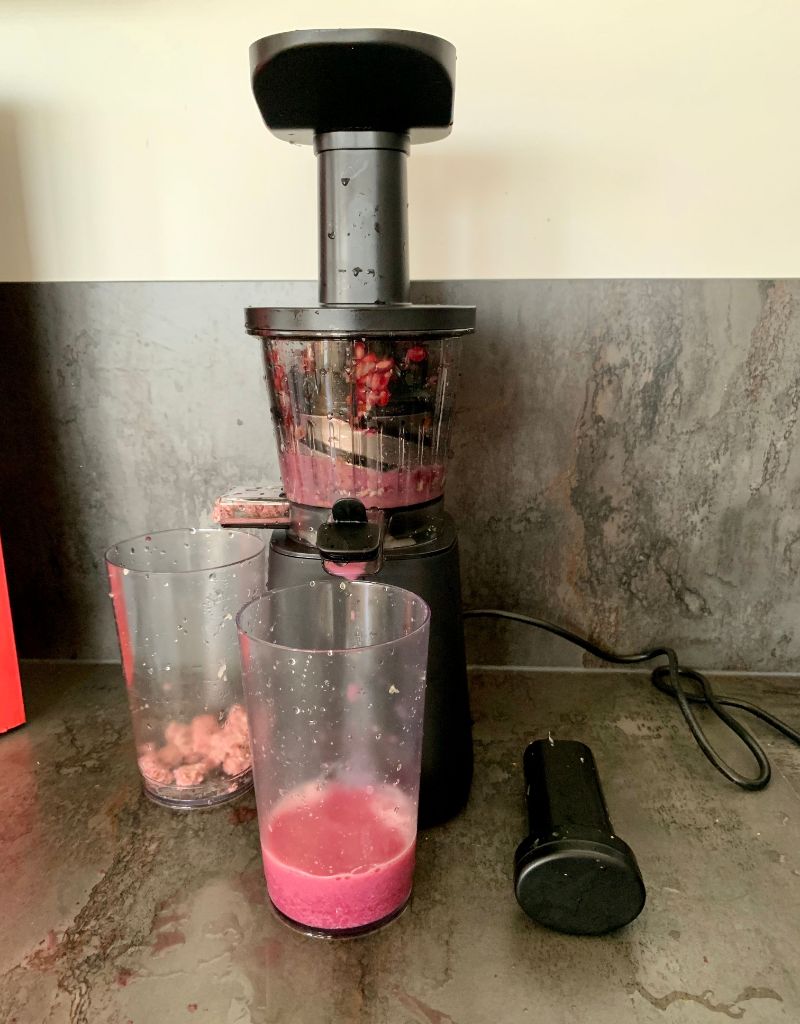 #coldpressjuicer #optimum600m #slowjuicer #masticating #affordable #juicecleanse #coldpressjuice #brevillejuicer #huromjuicer #pomegranatejuice