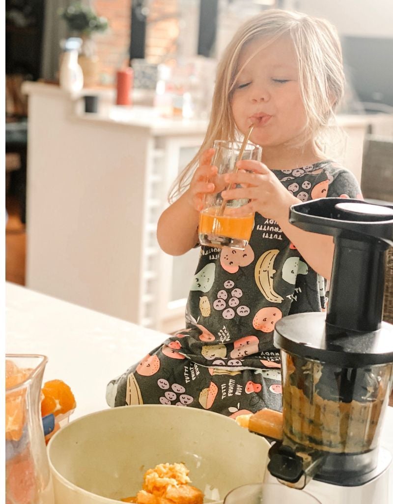 #juicing #healthyliving #kuvingsjuicer #huromjuicer #juicecleanse #coldpressjuice #masticating juicer #horizontal juicer